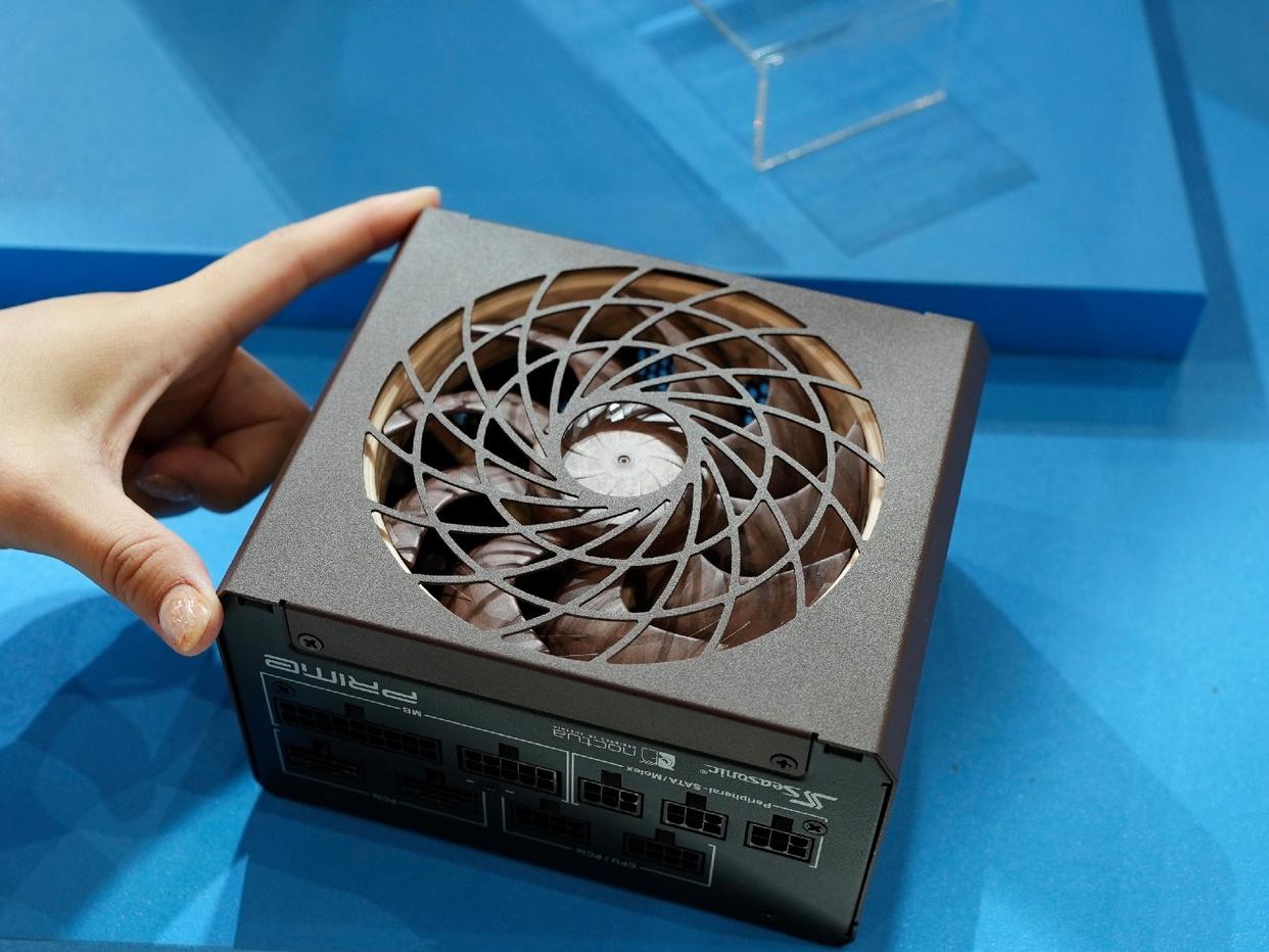 海韵推出PRIME PX HPD猫头鹰联名电源：125mm ATX，功率高达1200W
