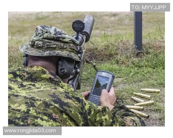 我想了解AD在比赛中使用的是护目镜还是瞄准镜的具体情况