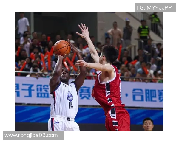 李弘权手感炸裂，杀疯了！全场三分球12中10，轰下40分11篮板