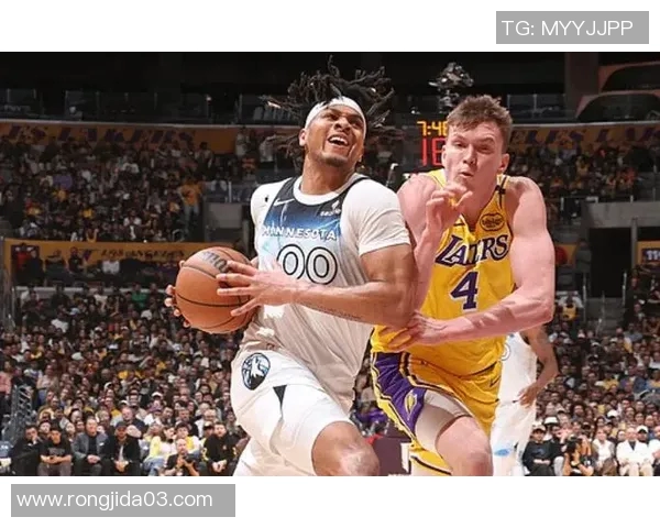 小香农谈防守：摸清对手的进攻习惯 和队友在场上不停地沟通呼应