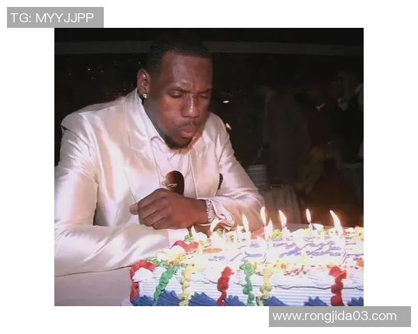 生日夜手感不佳，詹姆斯17投6中拿到17分4板4助，正负值-16